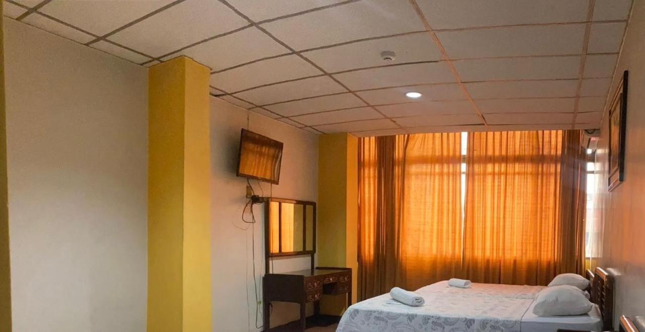 Hotel Andes Inn グアヤキル エクステリア 写真
