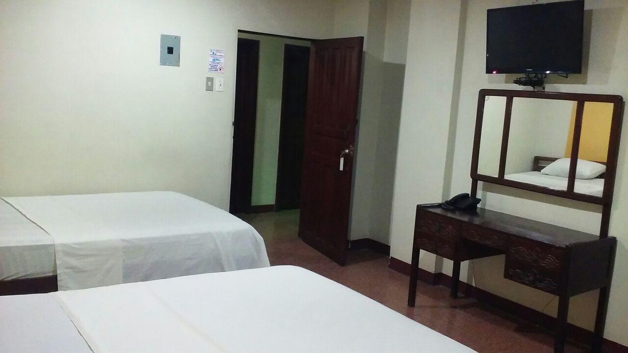 Hotel Andes Inn グアヤキル エクステリア 写真